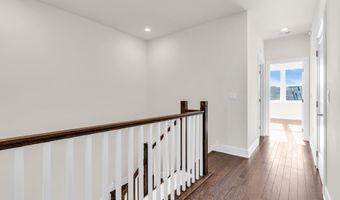 6 Augustus Dr, Middletown, NJ 07748