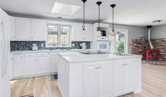 22 JH Dwyer Dr, Middletown, RI 02842