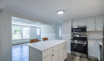 27 Flanders St, Auburn, ME 04210