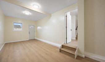 738 W BIRCHTREE Ln, Claymont, DE 19703