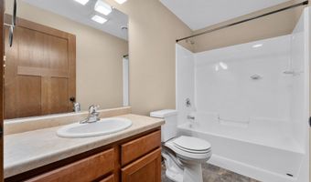 2544 Avery Ln, Altoona, WI 54720