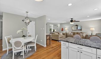 706 Clayworth Dr, Ballwin, MO 63011