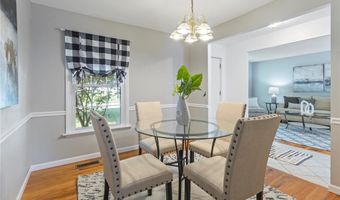 894 Napoli Dr, Ballwin, MO 63021