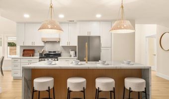 2070 Basswood Ave, Carlsbad, CA 92008
