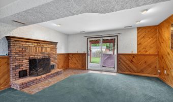 19 Midway Dr, Albany, NY 12205