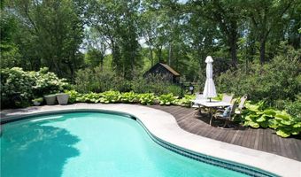 50 Intrepid Ln, Jamestown, RI 02835