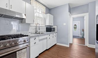 401 KINGSTON Rd, Baltimore, MD 21229
