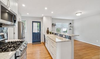 2021 S LANGLEY St, Arlington, VA 22204