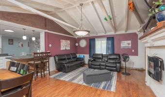 805 Farnum Pike, North Smithfield, RI 02896