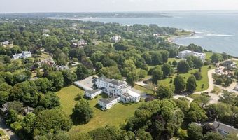553 Bellevue Ave 14, Newport, RI 02840