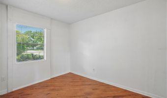 222 LAKEVIEW Dr, Auburndale, FL 33823