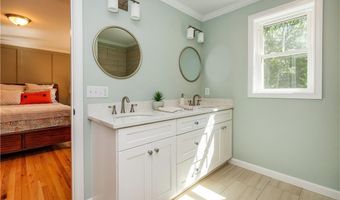 1 Cassidy Trl, Coventry, RI 02816