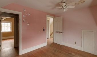 46 Roslyn Ave, Cranston, RI 02910