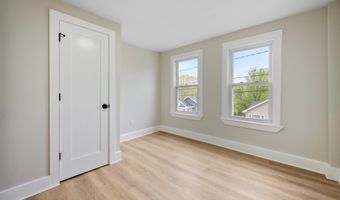 50 14th St, Bangor, ME 04401