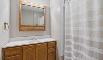 178 40th St, Allegan, MI 49010