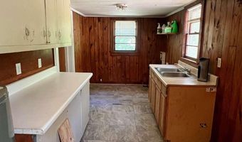 3067 Sr 18, West Point, GA 31833