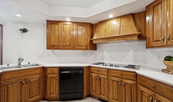 2213 SUNRISE Dr, Appleton, WI 54914