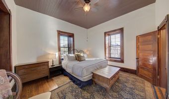 405 W Avenue E, Alpine, TX 79830
