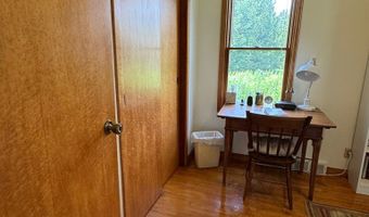 305 Lakeview Dr, Algoma, WI 54201