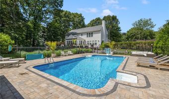 64 Fieldstone Ln, North Kingstown, RI 02874
