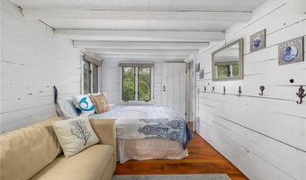 4 Ottawa Trl, Narragansett, RI 02882