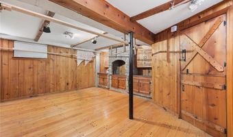 11 Searingtown Rd, Albertson, NY 11507