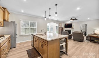 180 Moravian Ct, Advance, NC 27006