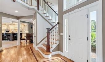 81 Crest Dr, Cranston, RI 02921