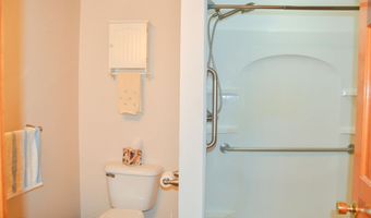 87 Middle Rd, Augusta, ME 04330