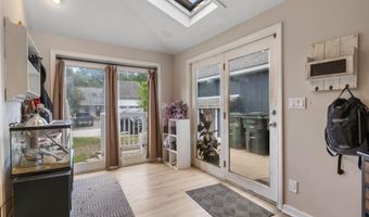 81 Main St, Raymond, NH 03077