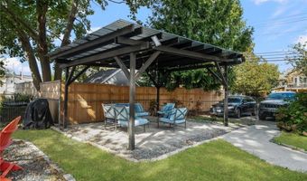 183 Wood St 3, Bristol, RI 02809