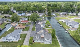 114 Interlochen Dr, Algonac, MI 48001