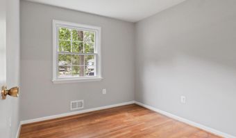 8504 CANTERBURY Dr, Annandale, VA 22003