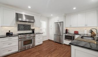 5209 DUNSTABLE Ln, Alexandria, VA 22315