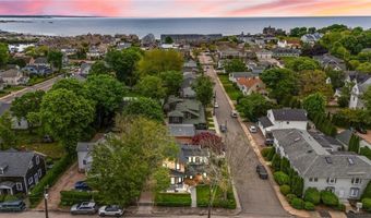 14 Robinson St, Narragansett, RI 02882