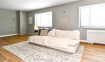 1300 S ARLINGTON RIDGE Rd 204, Arlington, VA 22202