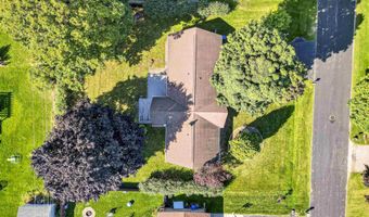 521 W SENECA Dr, Appleton, WI 54911