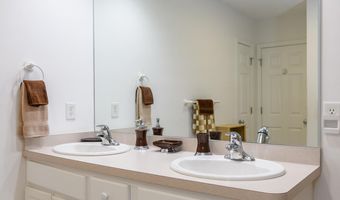 6 Hollyhock Knoll Ct, Bourne, MA 02532