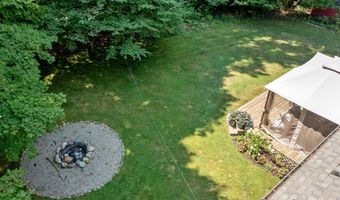 6501 Thornapple River Dr SE, Alto, MI 49302