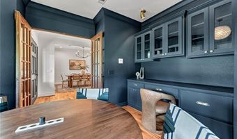 103 NE 7th St, Bentonville, AR 72712