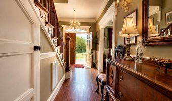 2004 SEVEN MEADOWS Ln, Appomattox, VA 24522