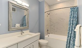 635 SLATERS Ln G-01, Alexandria, VA 22314