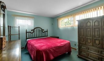 67 Castle Ct, Amherst, NY 14226