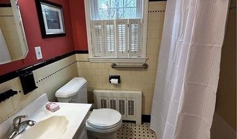 38 Houghton St, Barrington, RI 02806