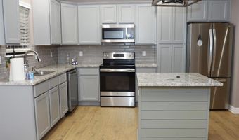 901 Lee St, Benton, LA 71006