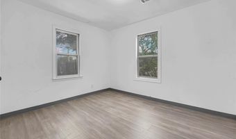 1217 E Cherry St, Altus, OK 73521