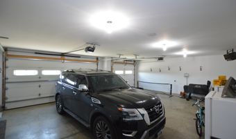 2413 S Lawson St, Aberdeen, SD 57401