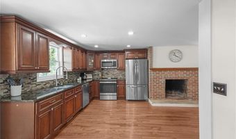 1345 Tarkiln Rd, Burrillville, RI 02830