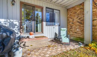 4 Magnolia Hill Ct 4, Cromwell, CT 06416