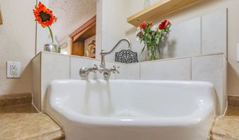 46 Papago Rd, Alamogordo, NM 88310